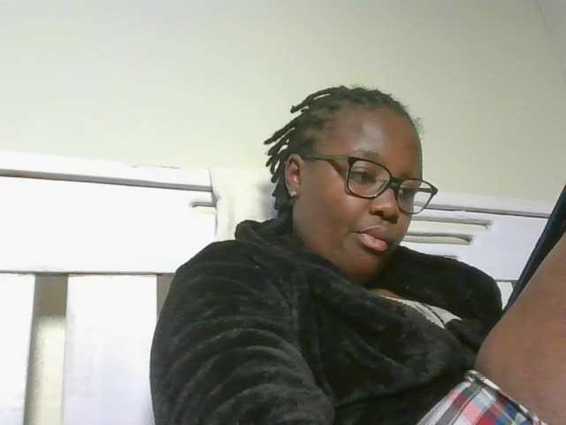 Sweetariah1 live cam on BongaCams
