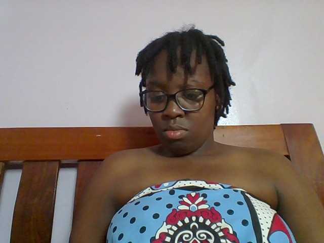 Sweetariah1 live cam on BongaCams