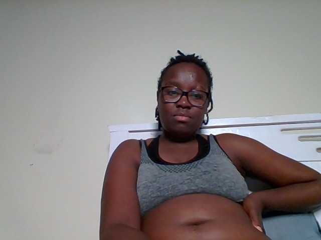 Sweetariah1 live cam on BongaCams