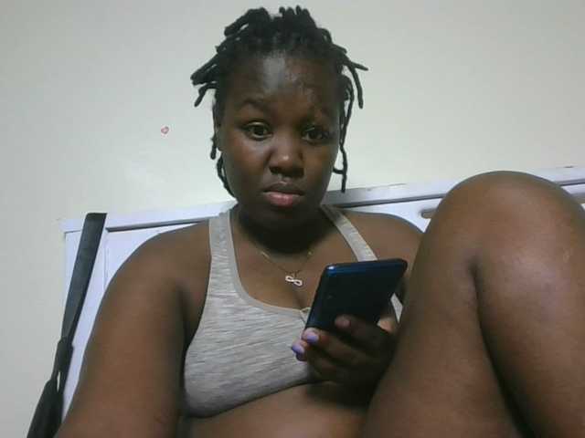 Sweetariah1 live cam on BongaCams
