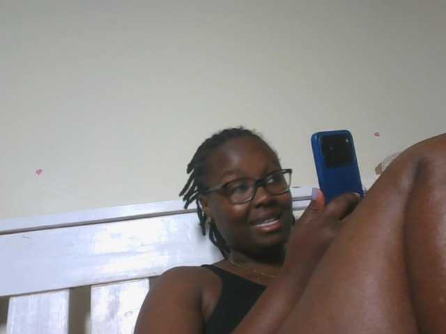 Sweetariah1 live cam on BongaCams