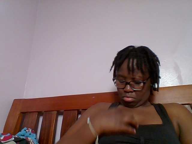 Sweetariah1 live cam on BongaCams