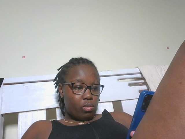 Sweetariah1 live cam on BongaCams