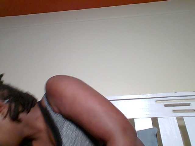 Sweetariah1 live cam on BongaCams