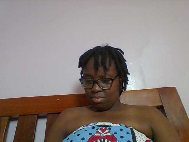 Sweetariah1 live cam on BongaCams