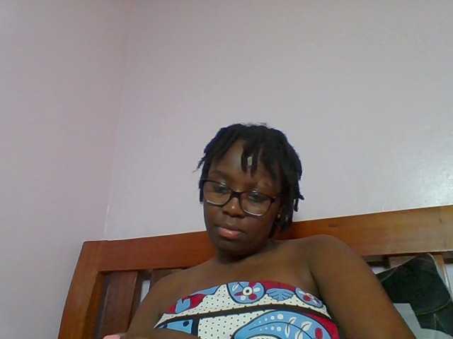 Sweetariah1 live cam on BongaCams