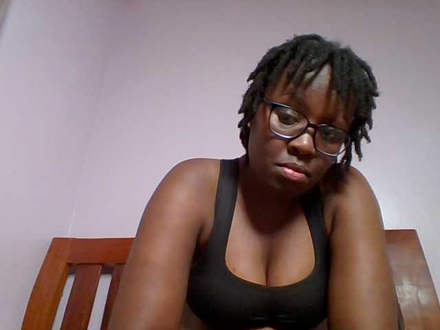 Sweetariah1 live cam on BongaCams