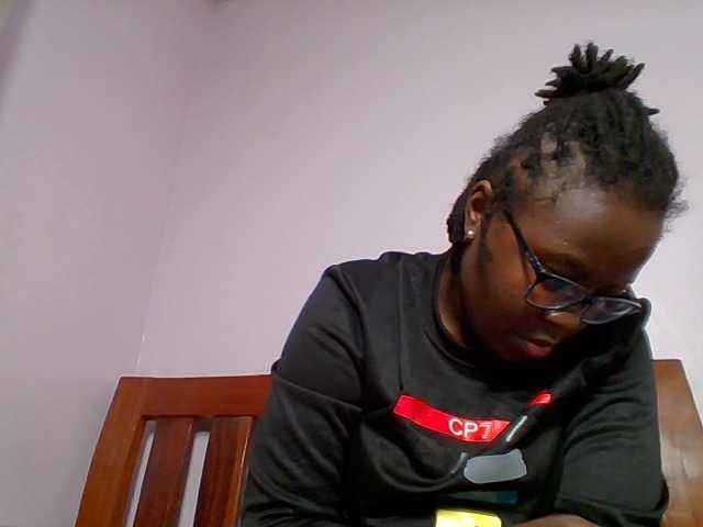 Sweetariah1 live cam on BongaCams