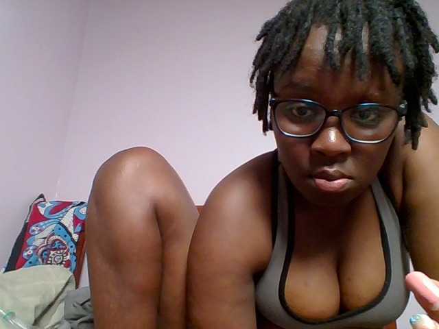 Sweetariah1 live cam on BongaCams