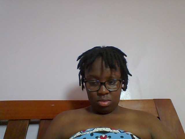 Sweetariah1 live cam on BongaCams