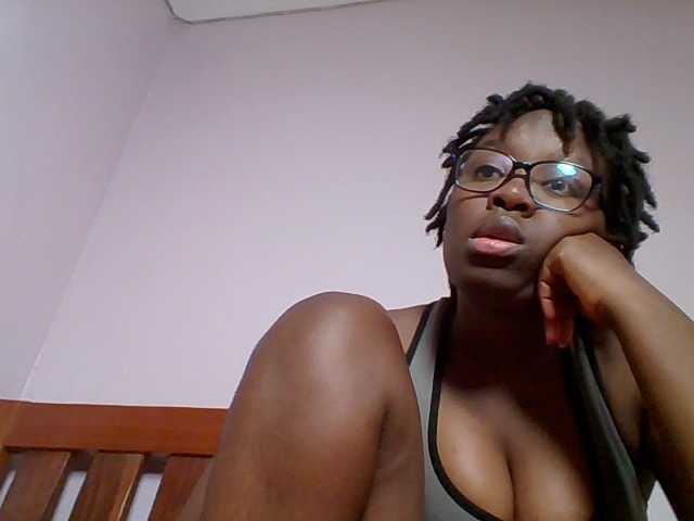 Sweetariah1 live cam on BongaCams