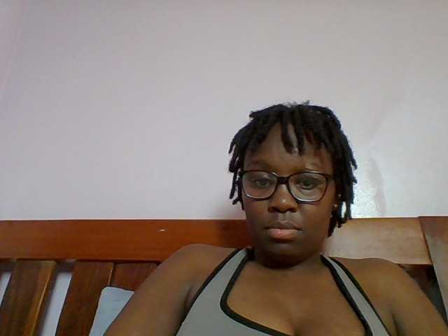 Sweetariah1 live cam on BongaCams