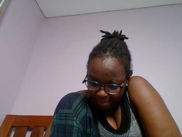 Sweetariah1 live cam on BongaCams