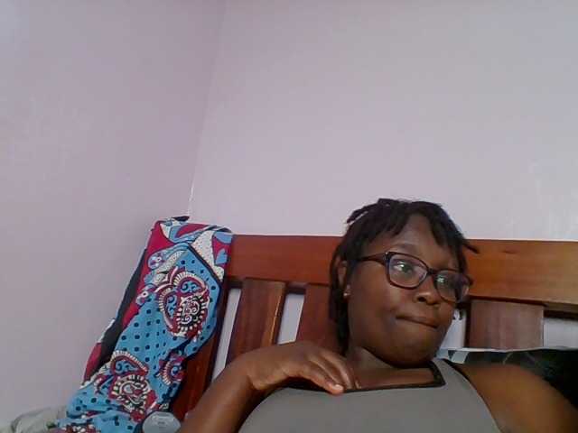 Sweetariah1 live cam on BongaCams