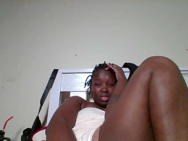 Sweetariah1 live cam on BongaCams