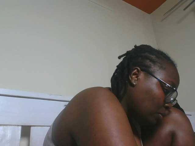 Sweetariah1 live cam preview