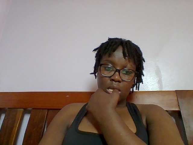 Sweetariah1 live cam on BongaCams