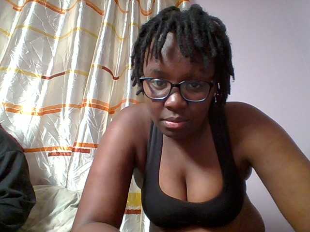 Sweetariah1 live webcam show
