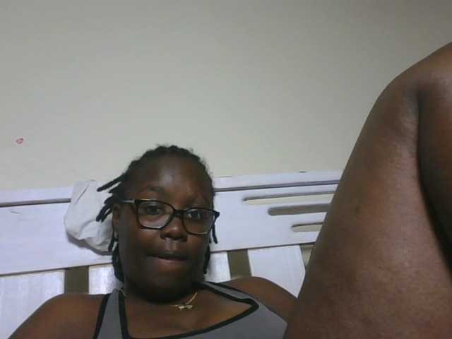 Sweetariah1 live cam on BongaCams