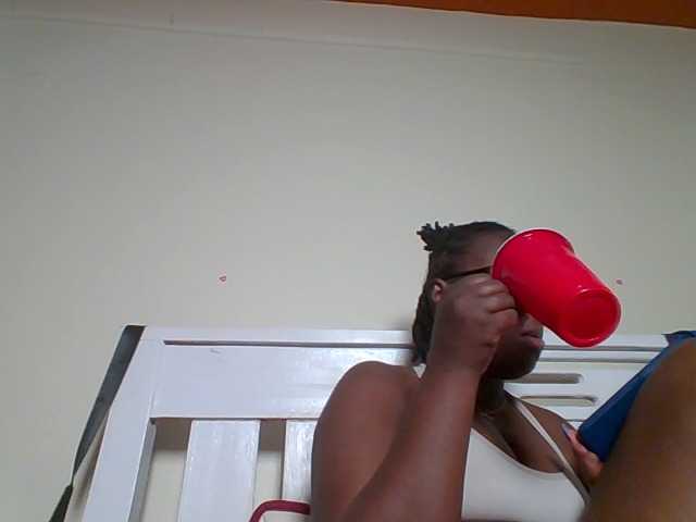 Sweetariah1 live cam on BongaCams