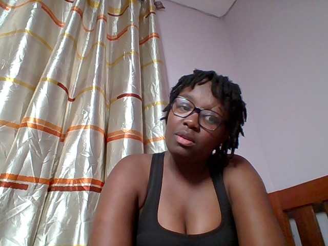 Sweetariah1 live cam on BongaCams