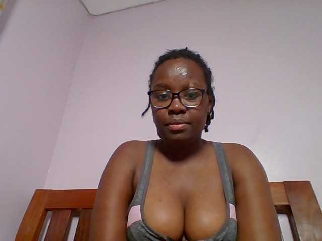 Sweetariah1 live webcam show