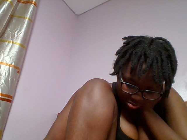 Sweetariah1 live cam on BongaCams