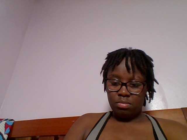 Sweetariah1 live cam on BongaCams