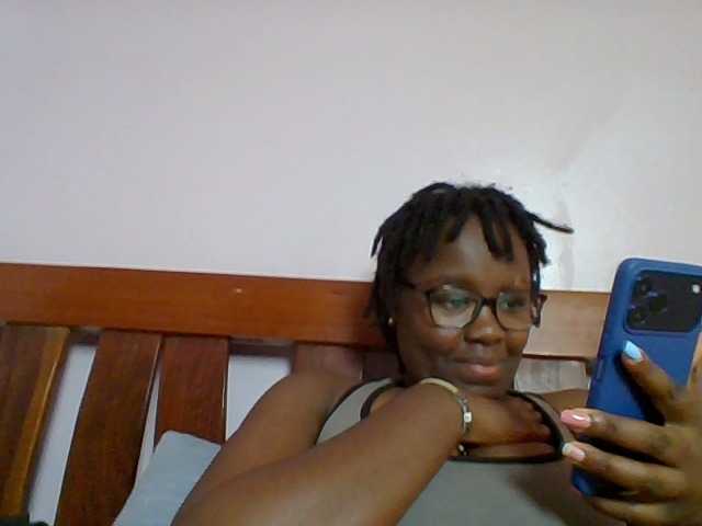 Sweetariah1 live cam on BongaCams