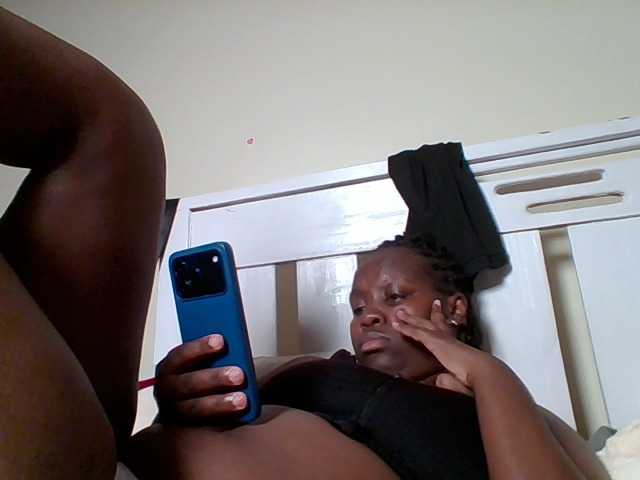Sweetariah1 live cam on BongaCams