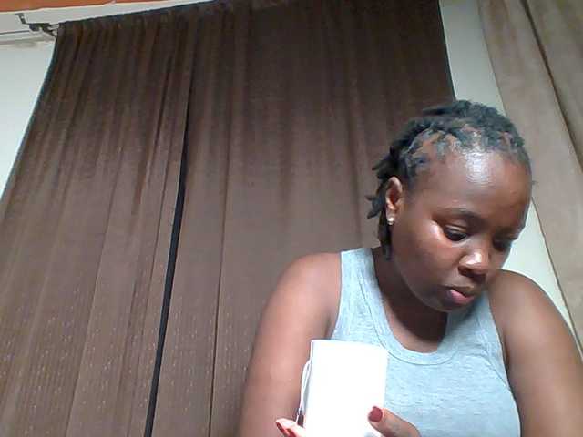 Sweetariah1 live cam on BongaCams