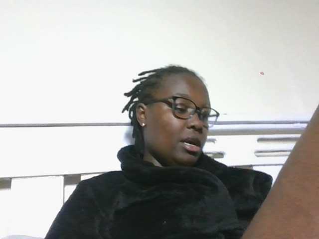 Sweetariah1 live cam on BongaCams