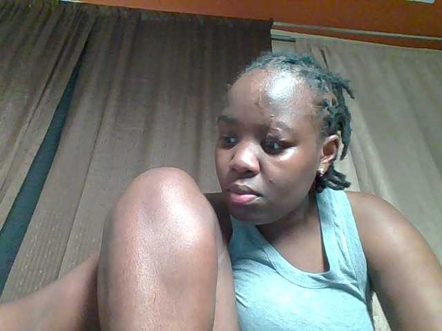 Sweetariah1 live cam on BongaCams