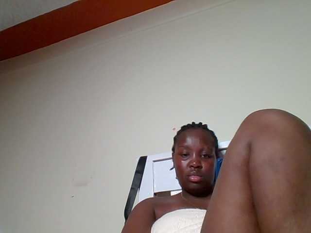 Sweetariah1 live cam on BongaCams