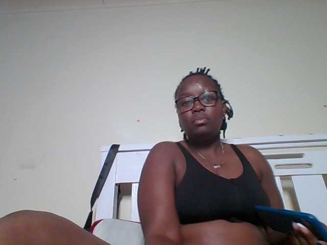 Sweetariah1 live cam on BongaCams