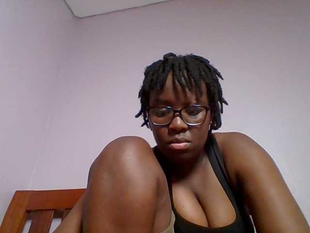 Sweetariah1 live cam on BongaCams