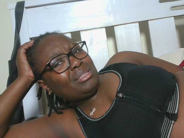 Sweetariah1 live cam on BongaCams
