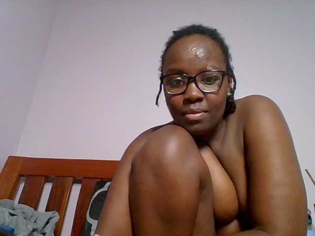 Sweetariah1 live cam on BongaCams