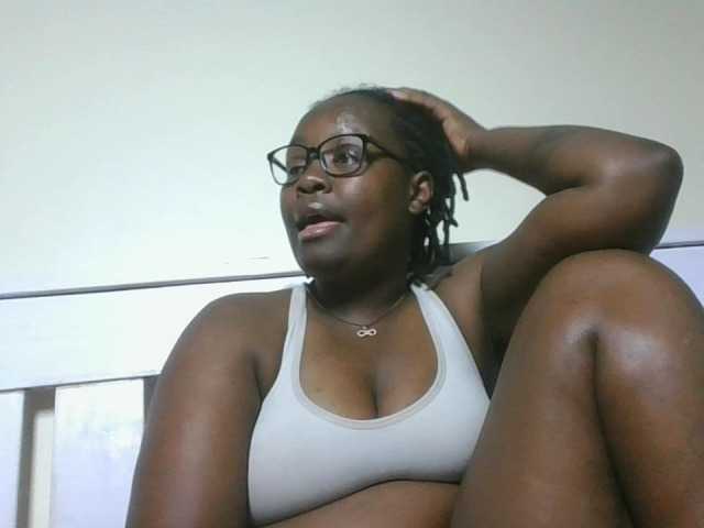 Sweetariah1 live cam on BongaCams