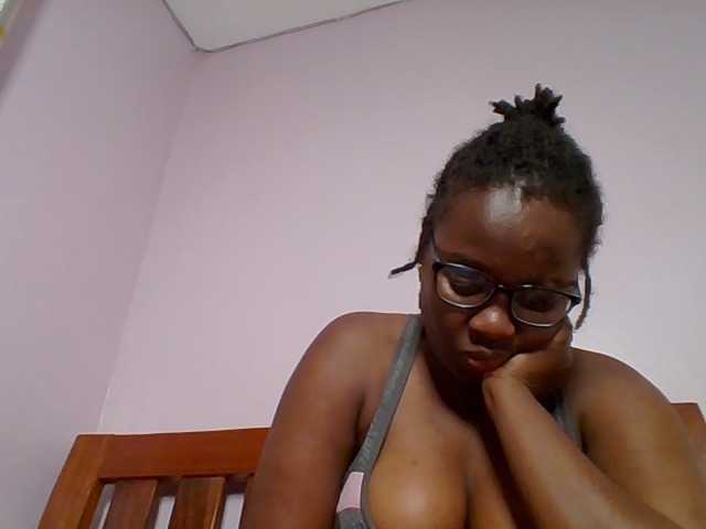 Sweetariah1 live webcam show
