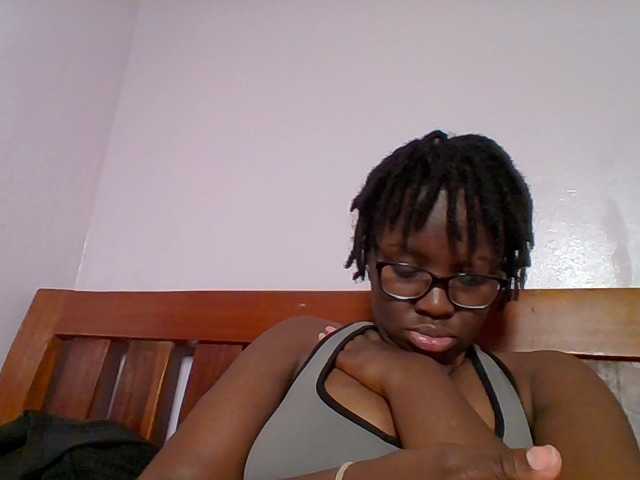 Sweetariah1 live cam on BongaCams