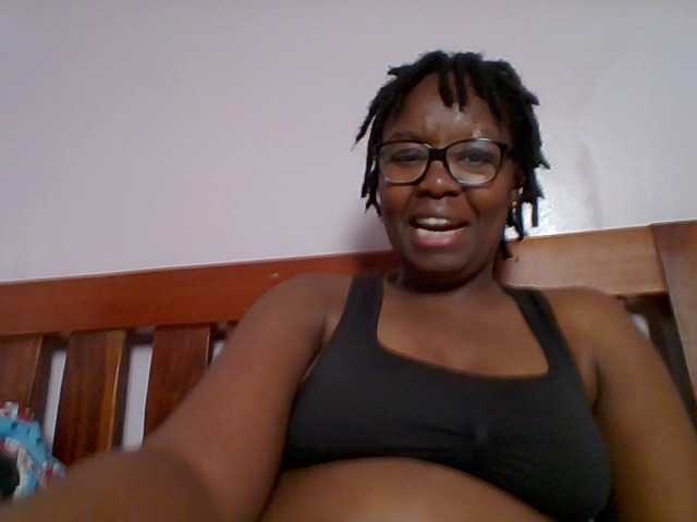 Sweetariah1 live cam on BongaCams
