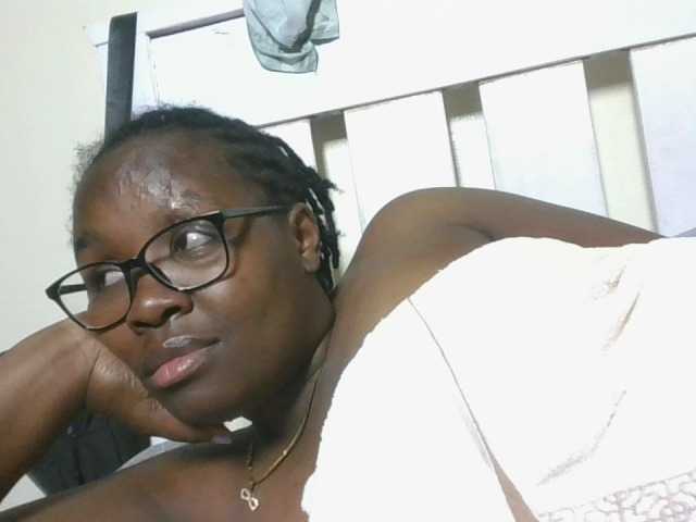 Sweetariah1 live cam on BongaCams
