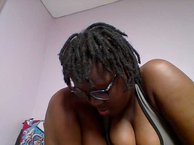 Sweetariah1 live cam on BongaCams