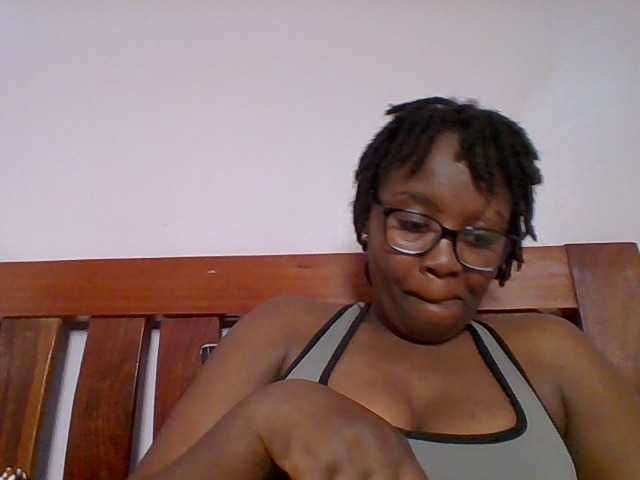 Sweetariah1 live cam on BongaCams