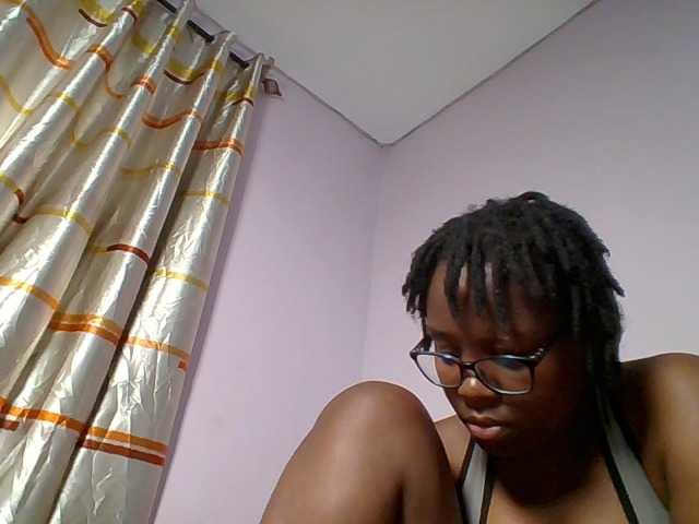 Sweetariah1 live cam on BongaCams
