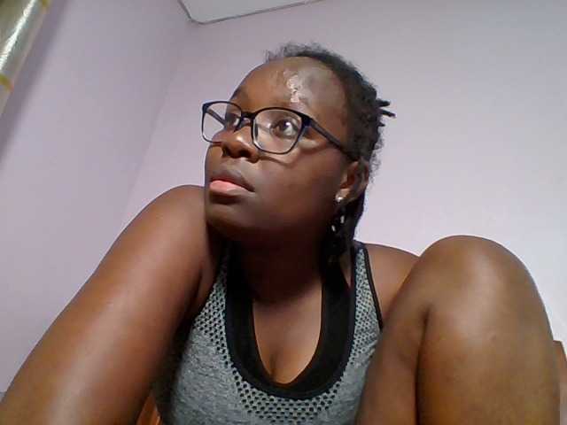 Sweetariah1 live cam on BongaCams