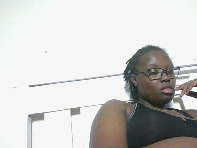 Sweetariah1 live cam on BongaCams
