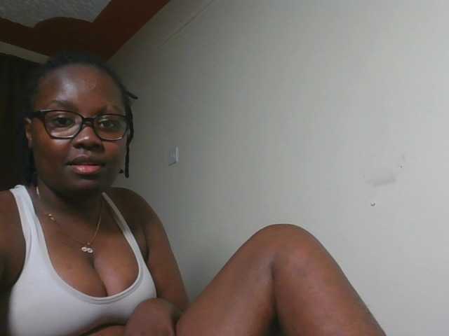 Sweetariah1 live cam on BongaCams
