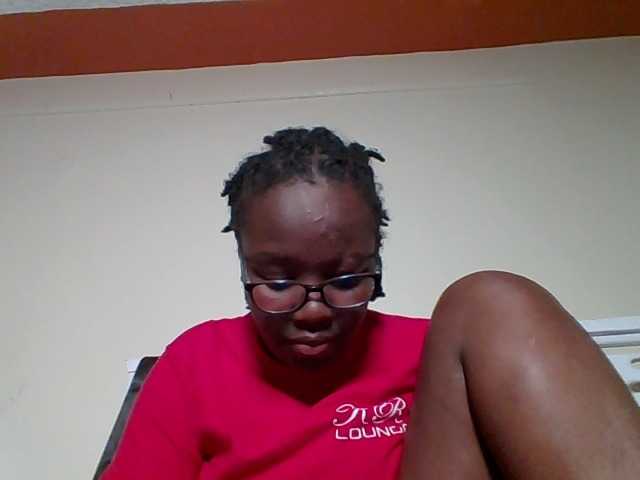 Sweetariah1 live cam on BongaCams